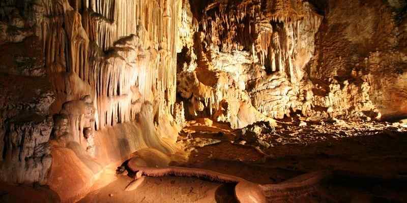 Manita peć - Starigrad Paklenica